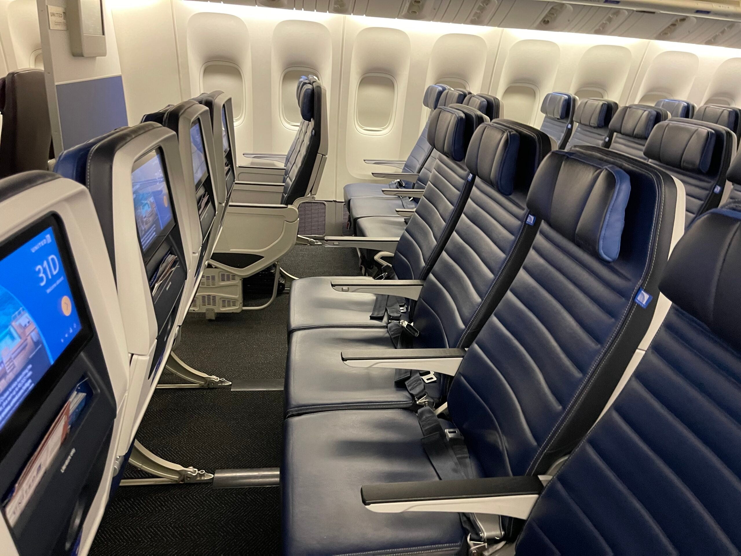United Airlines Boeing 777-200ER economy class
