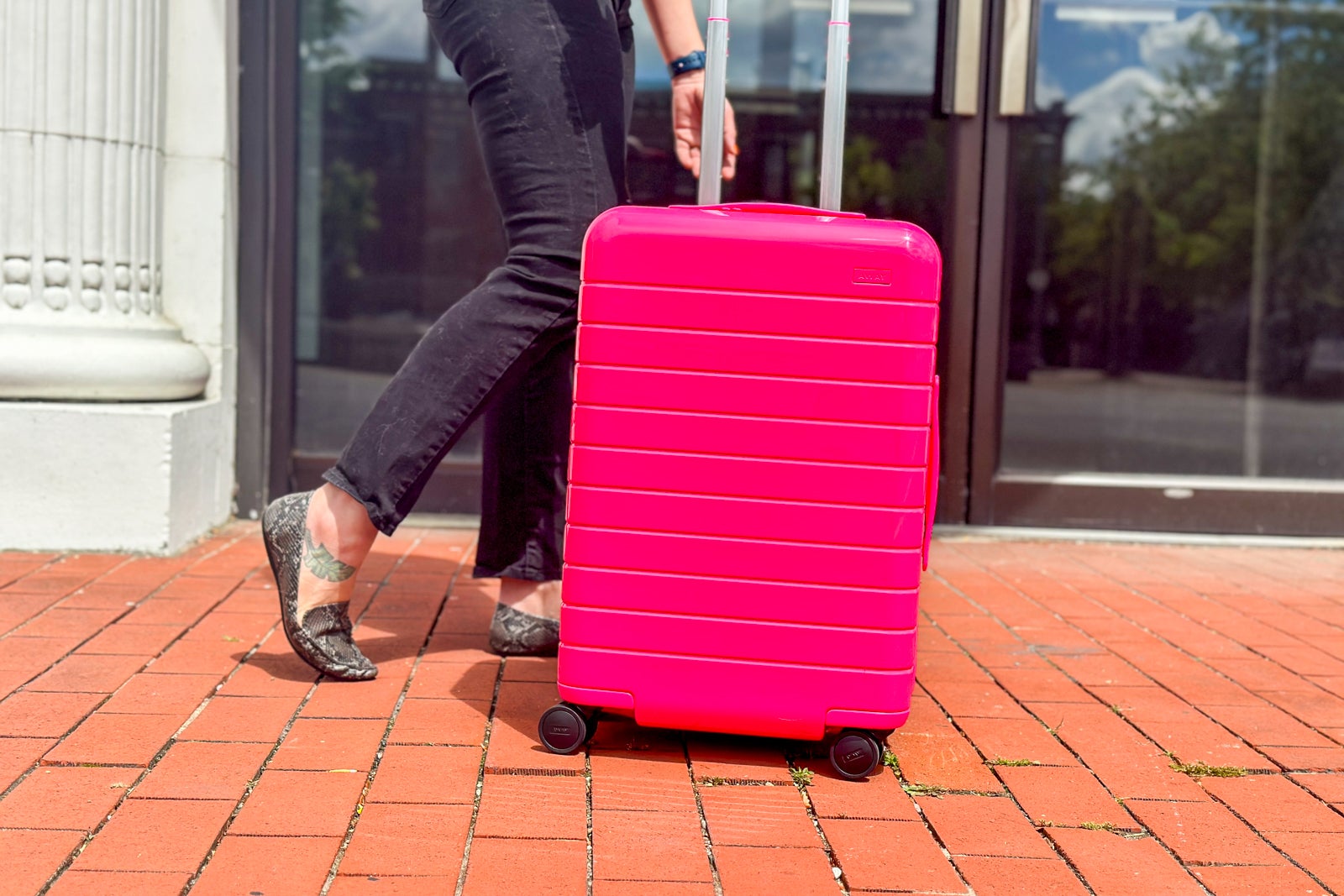 Away Luggage Review: Should You Invest? - ItsRiss Travel Tips