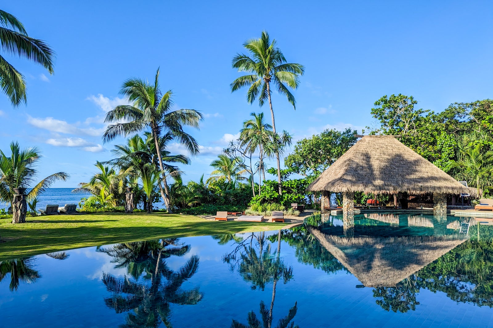 Nanuku Fiji pool