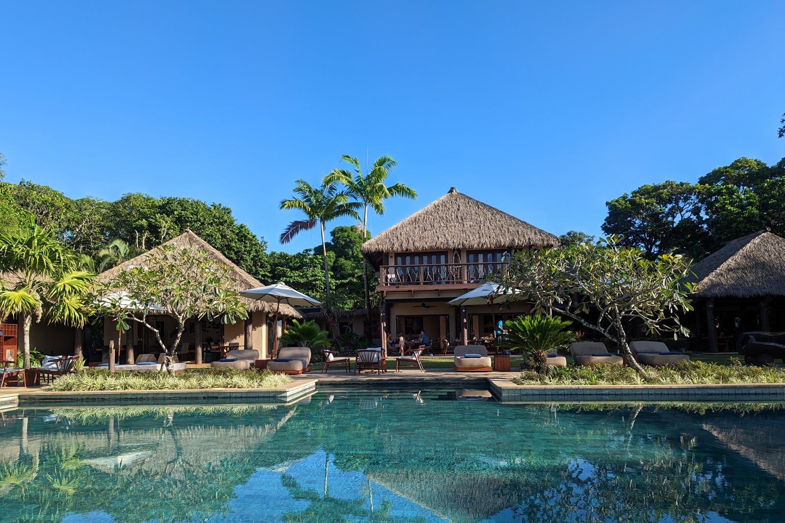 Nanuku Fiji pool