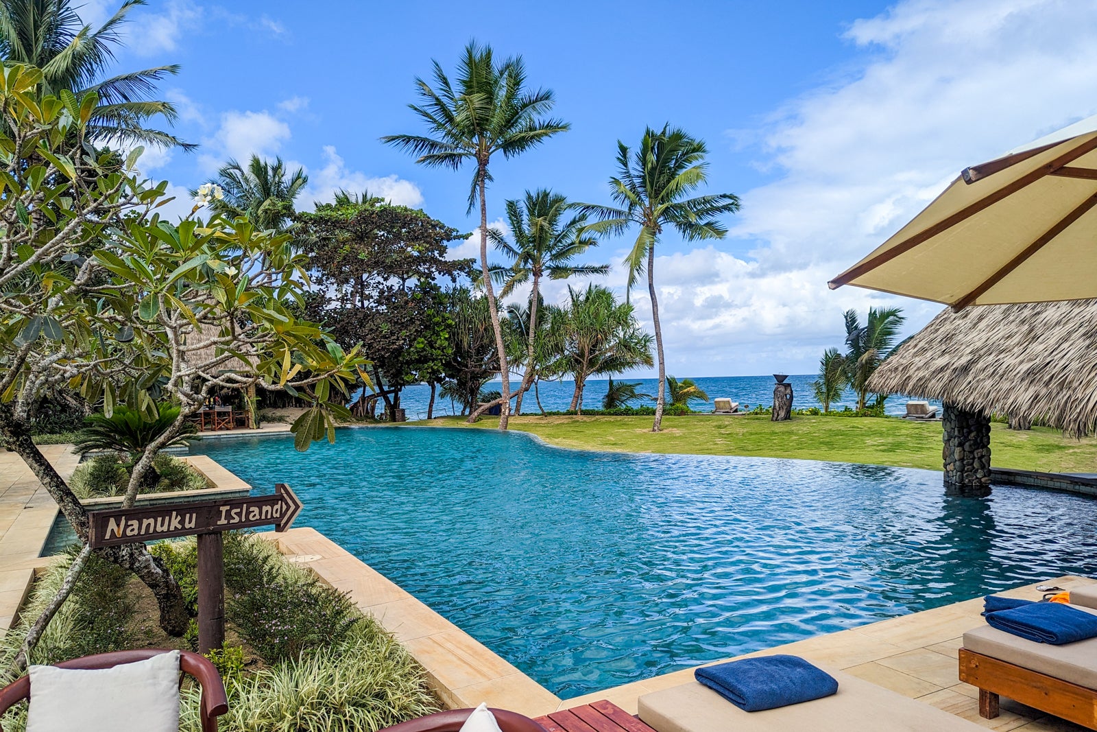 Nanuku Fiji pool