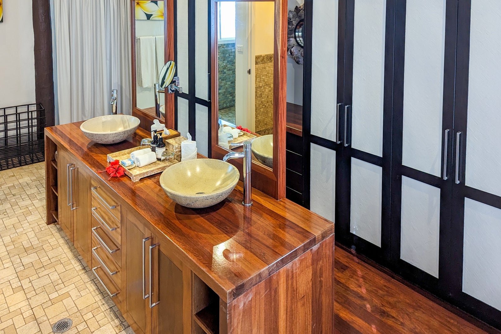 Nanuku Resort Fiji suite bathroom