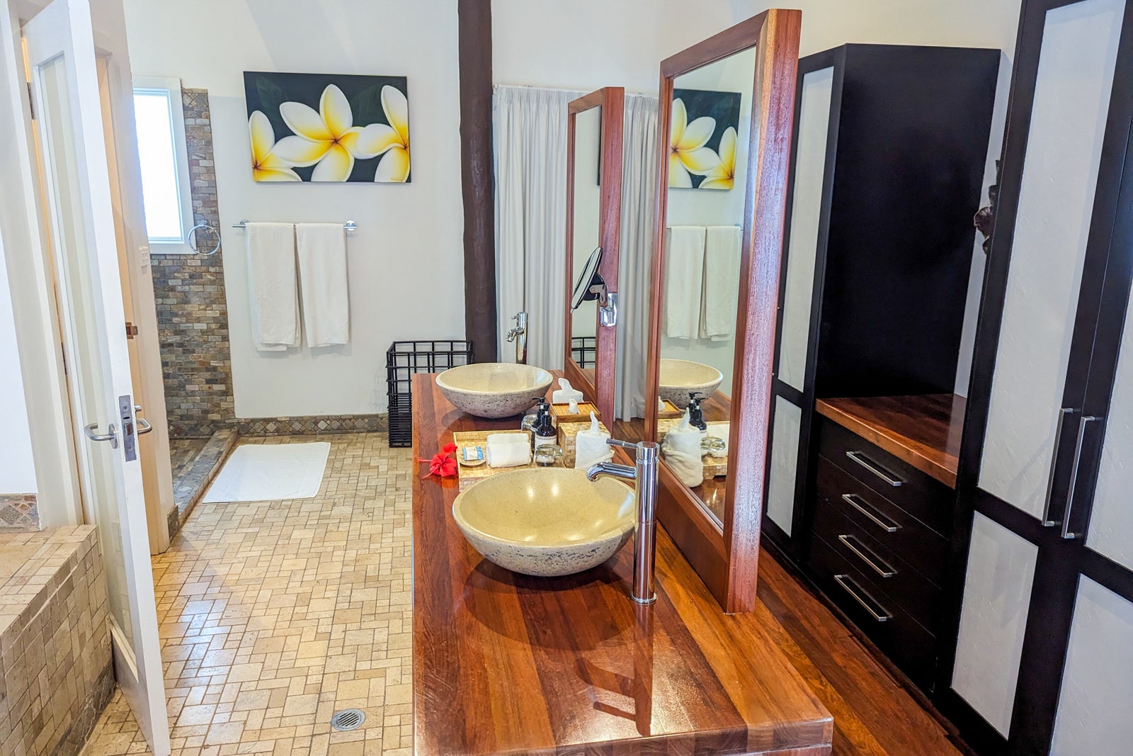 Nanuku Resort Fiji suite bathroom