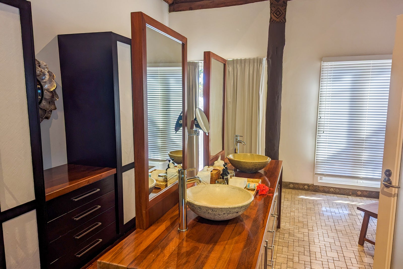 Nanuku Resort Fiji suite bathroom