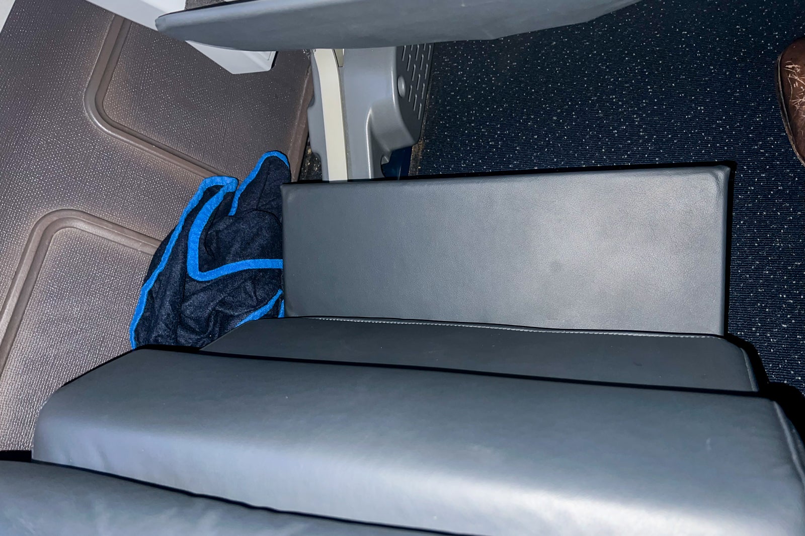 Adjustable footrest in Delta Premium Select.