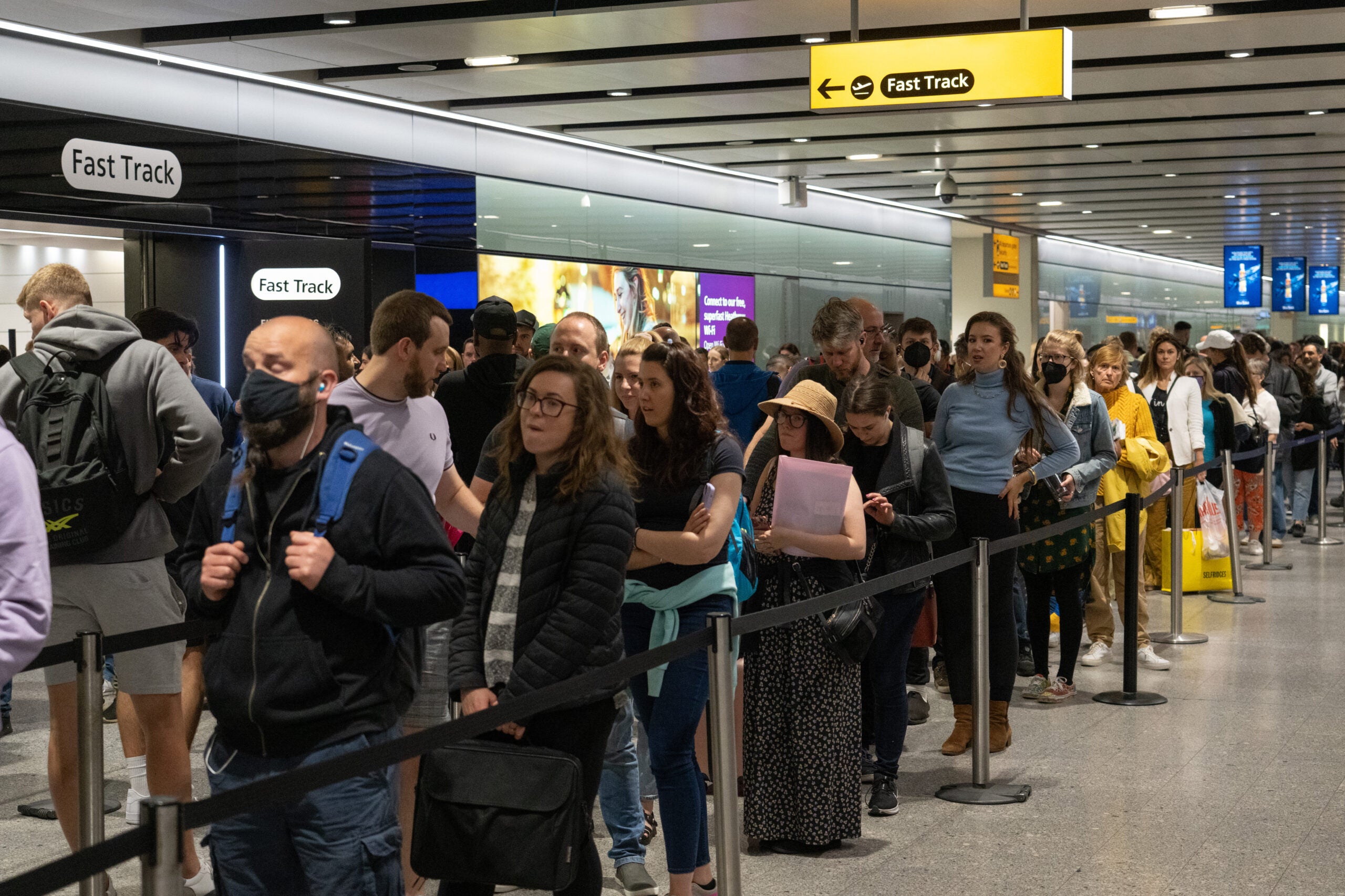 UK Airports Struggle With Long Queues And Cancellations Ahead Of Holiday Weekend