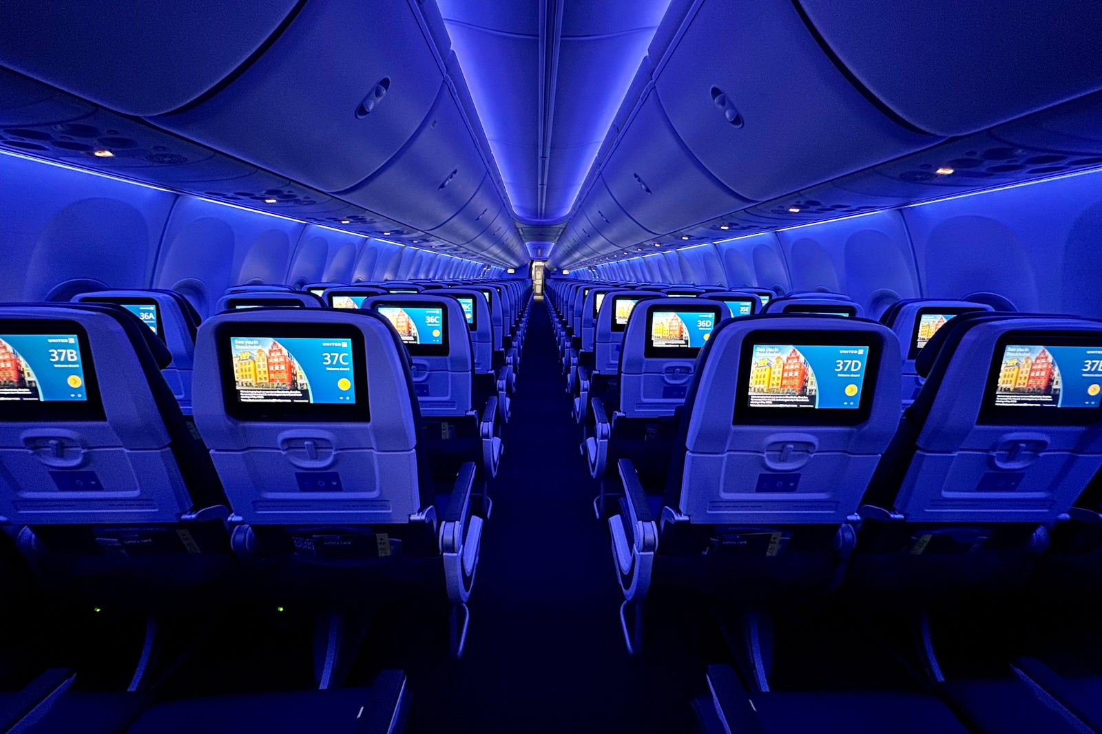 United New Signature interior Economy First Boeing 737 MAX 9