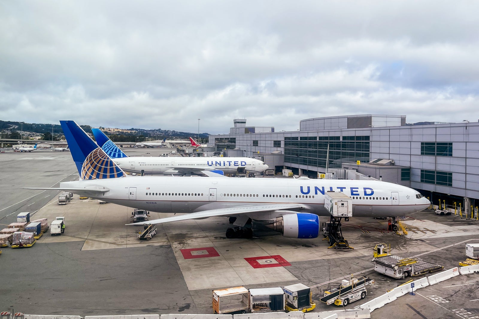 United Boeing 777-200ER at SFO