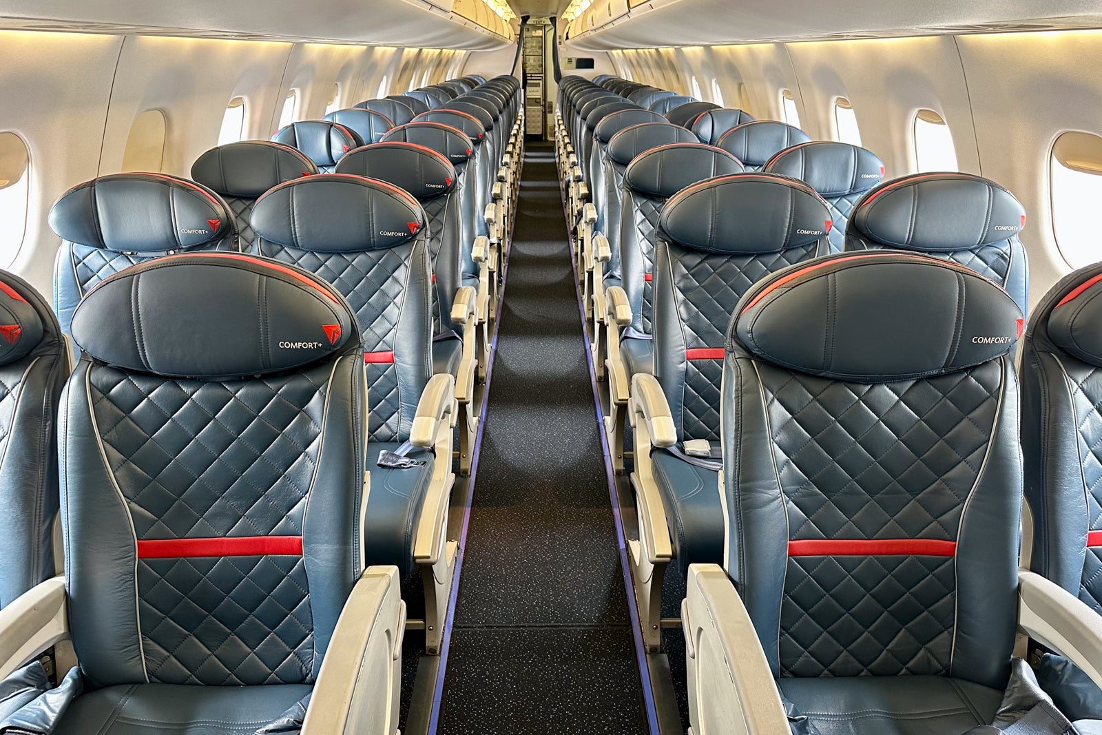 Delta Embraer E175 Boston