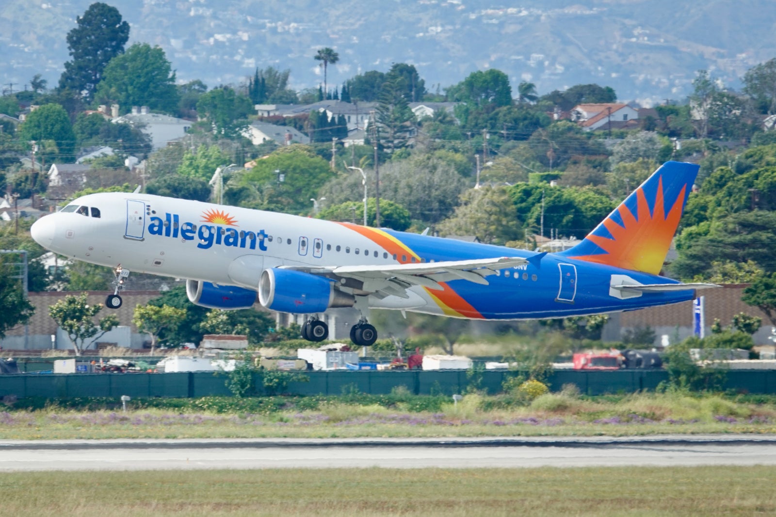 Allegiant Airbus A320