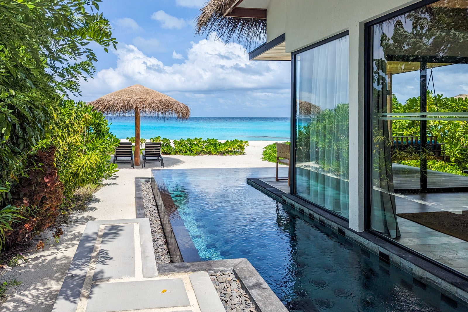 Hilton Maldives Amingiri beach villa