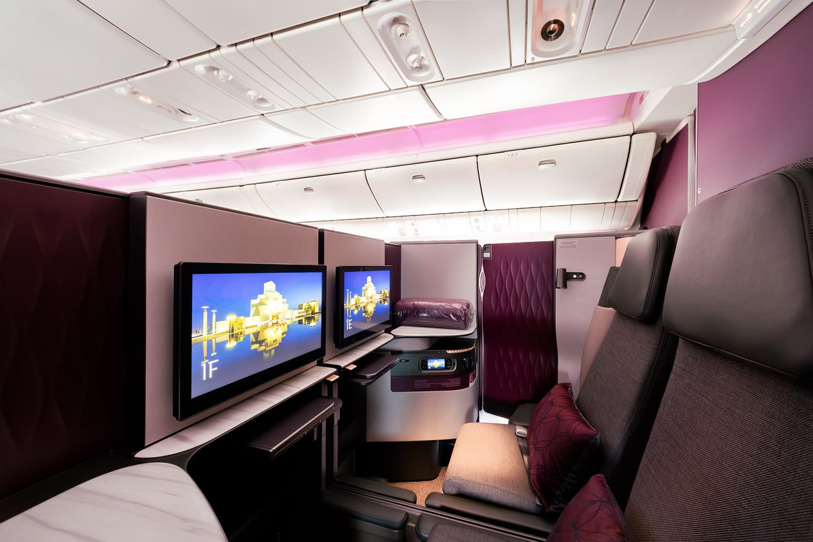 Find Qatar Airways Qsuites award availability in seconds
using this platform