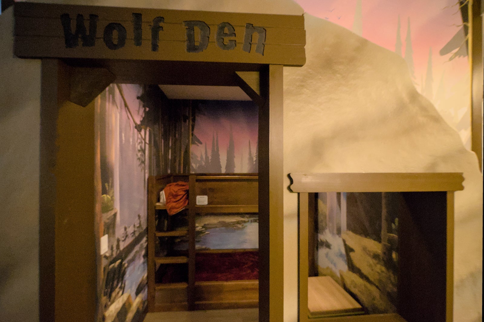 Wolf Den themed family suite at Great Wolf Lodge Maryland.