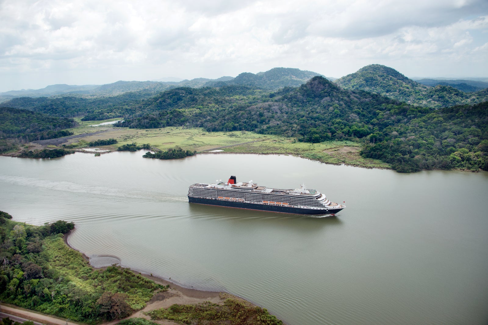 ship in panama canal