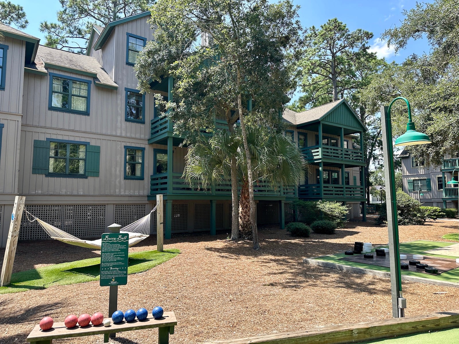 exterior view of Disney's HIlton Head Island Resort rooms