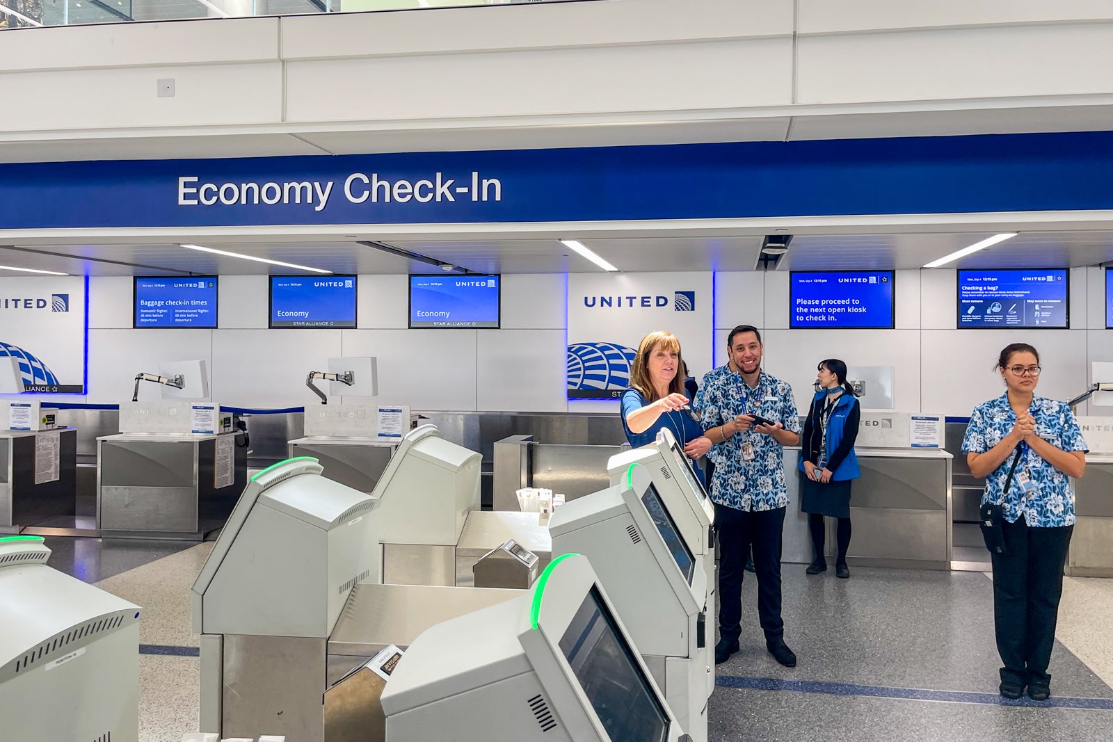 United economy check in LAX