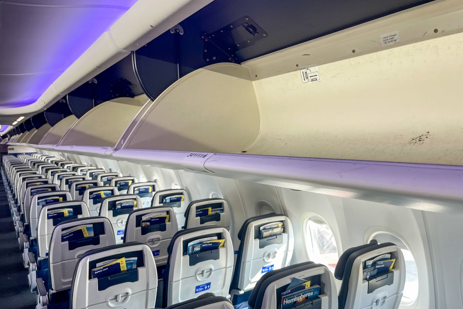 Overhead bins on United Boeing 737 MAX 9