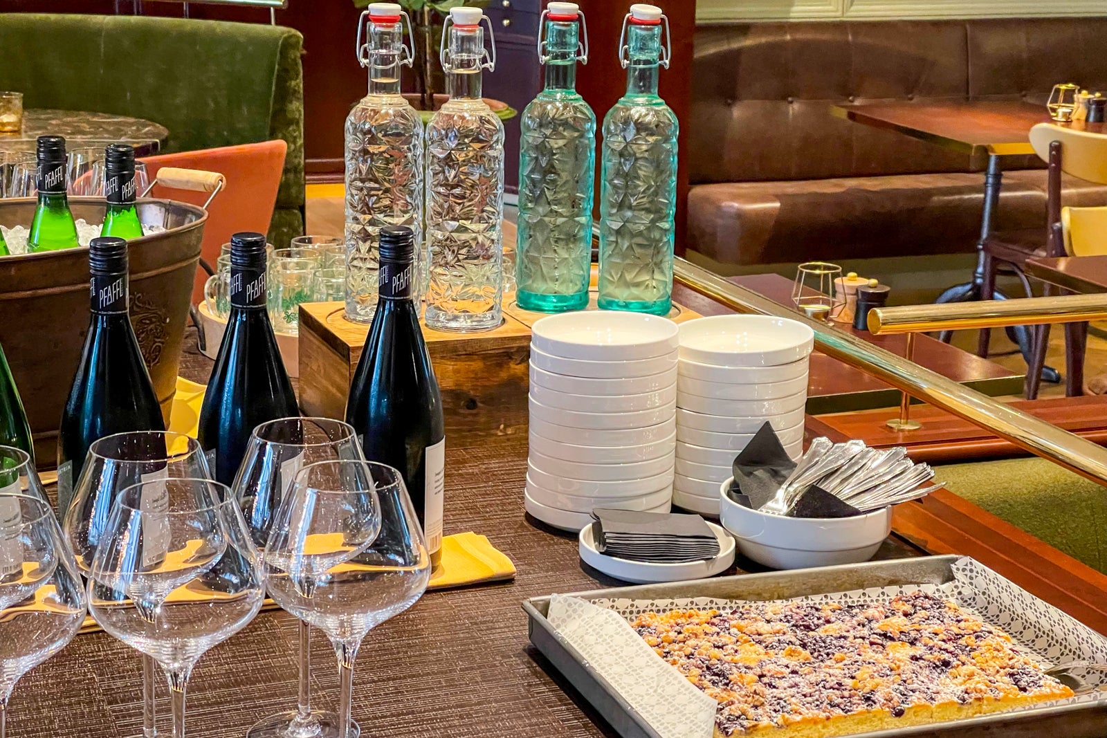 free happy hour wine & coffee cake at Andaz Vienna