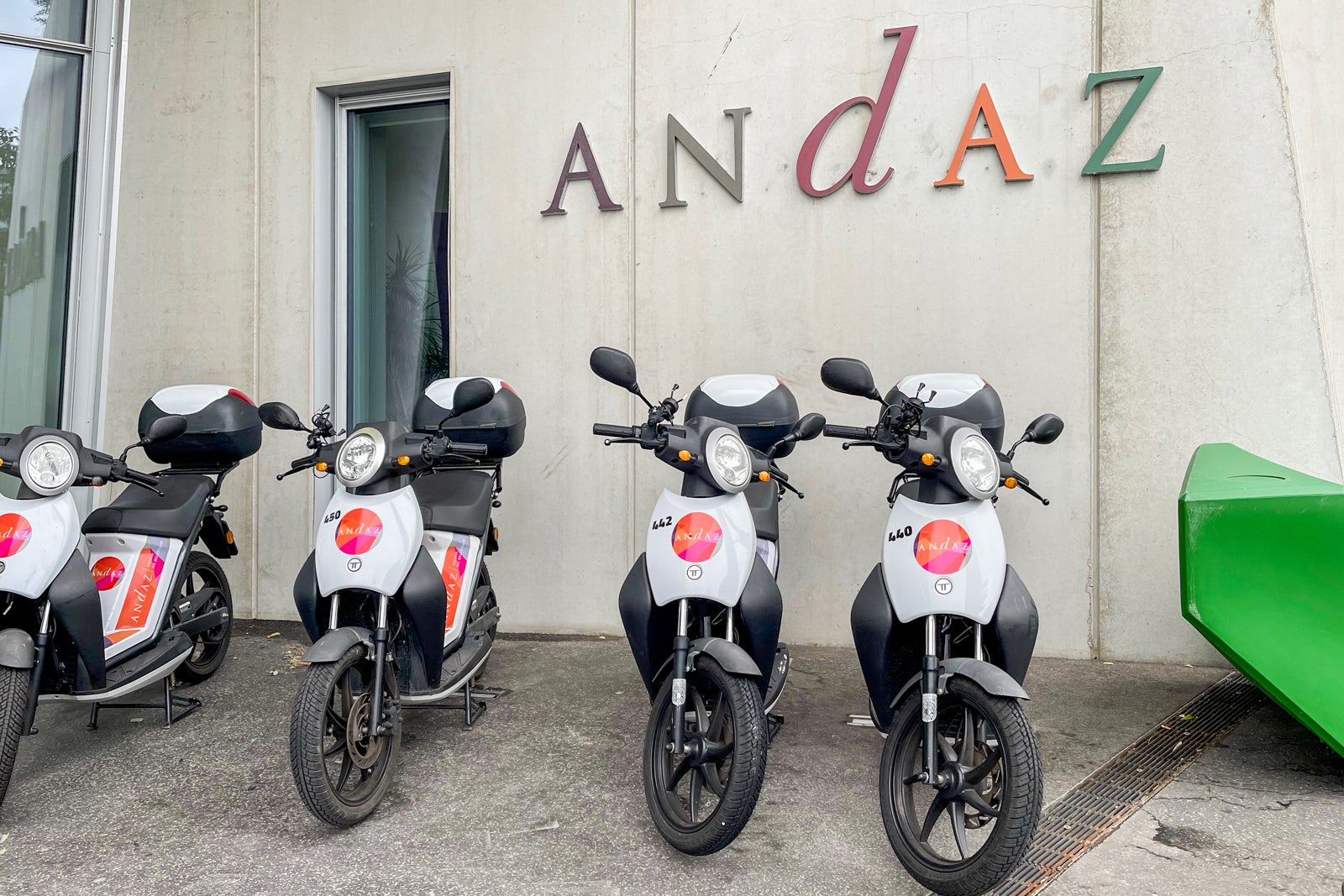 e-motorbikes for rent in front of Andaz Vienna