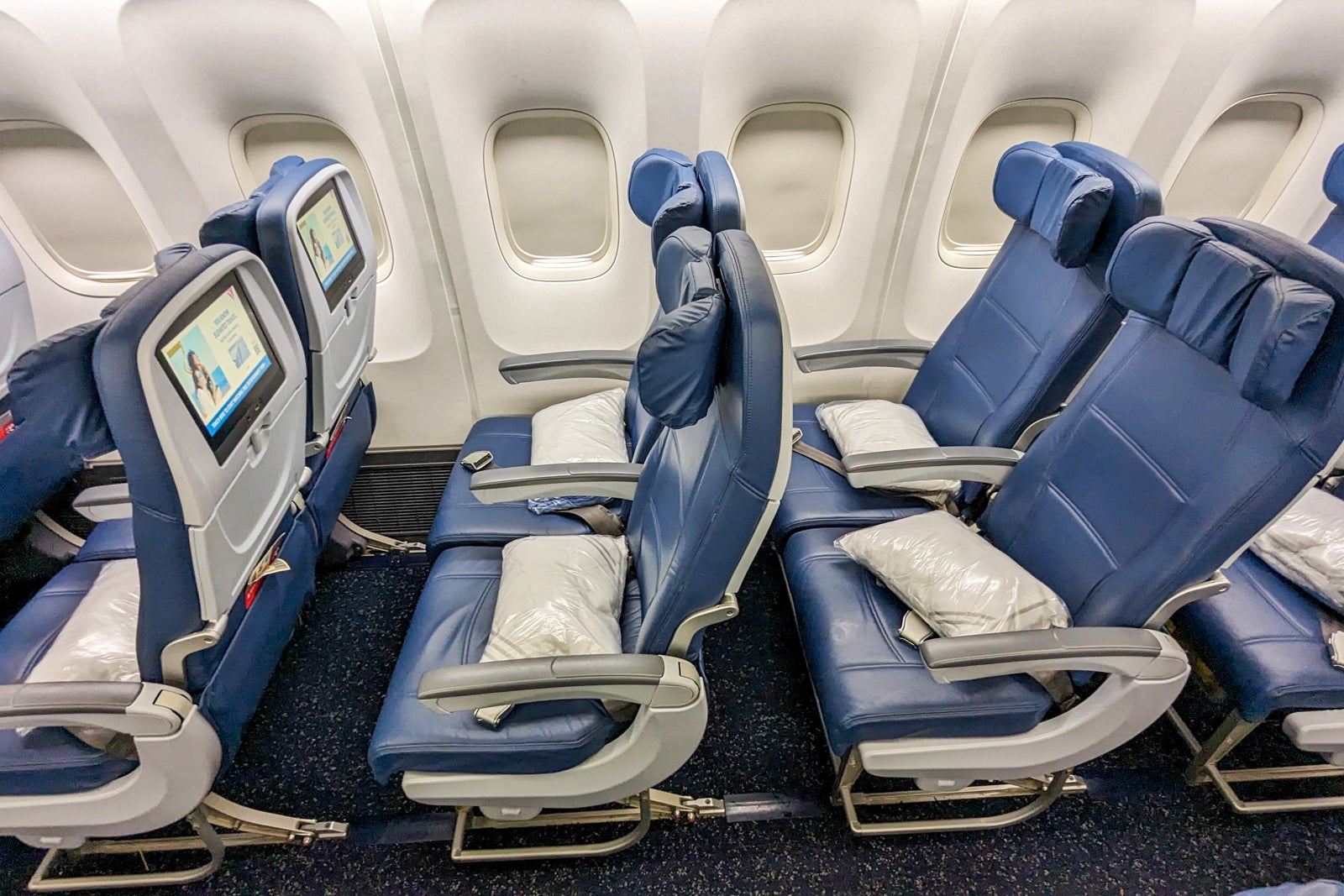 Delta economy on a Boeing 767