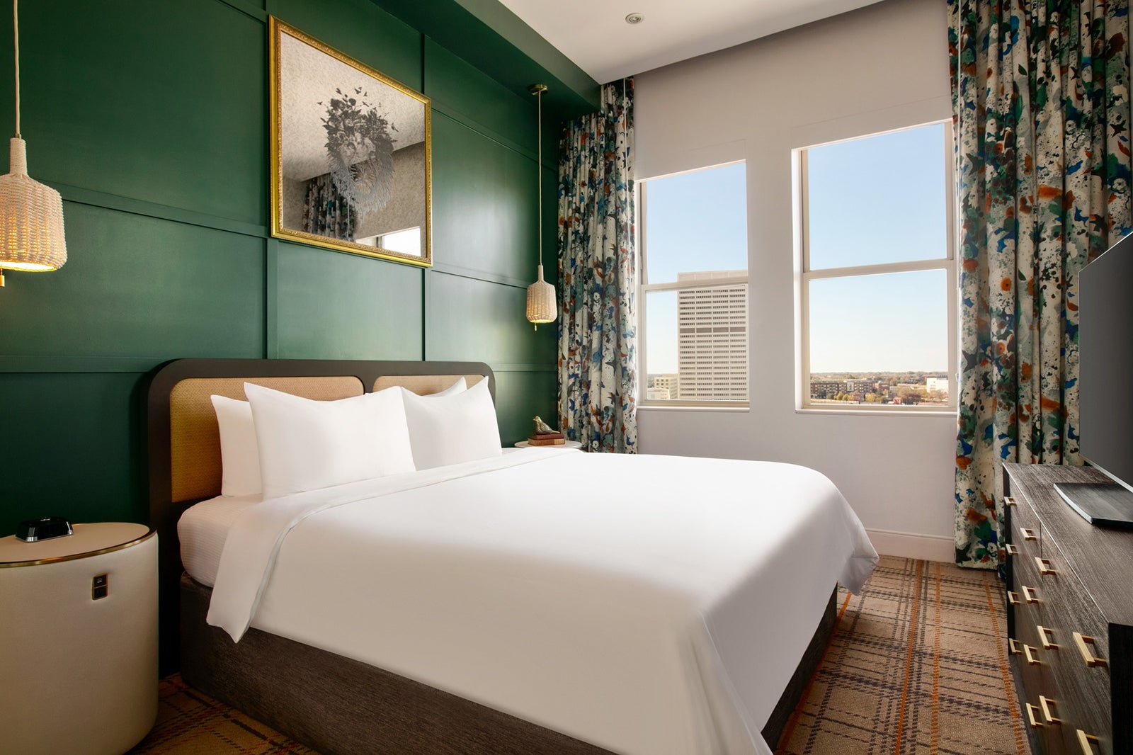 Room at Glenn Hotel Autograph Collection