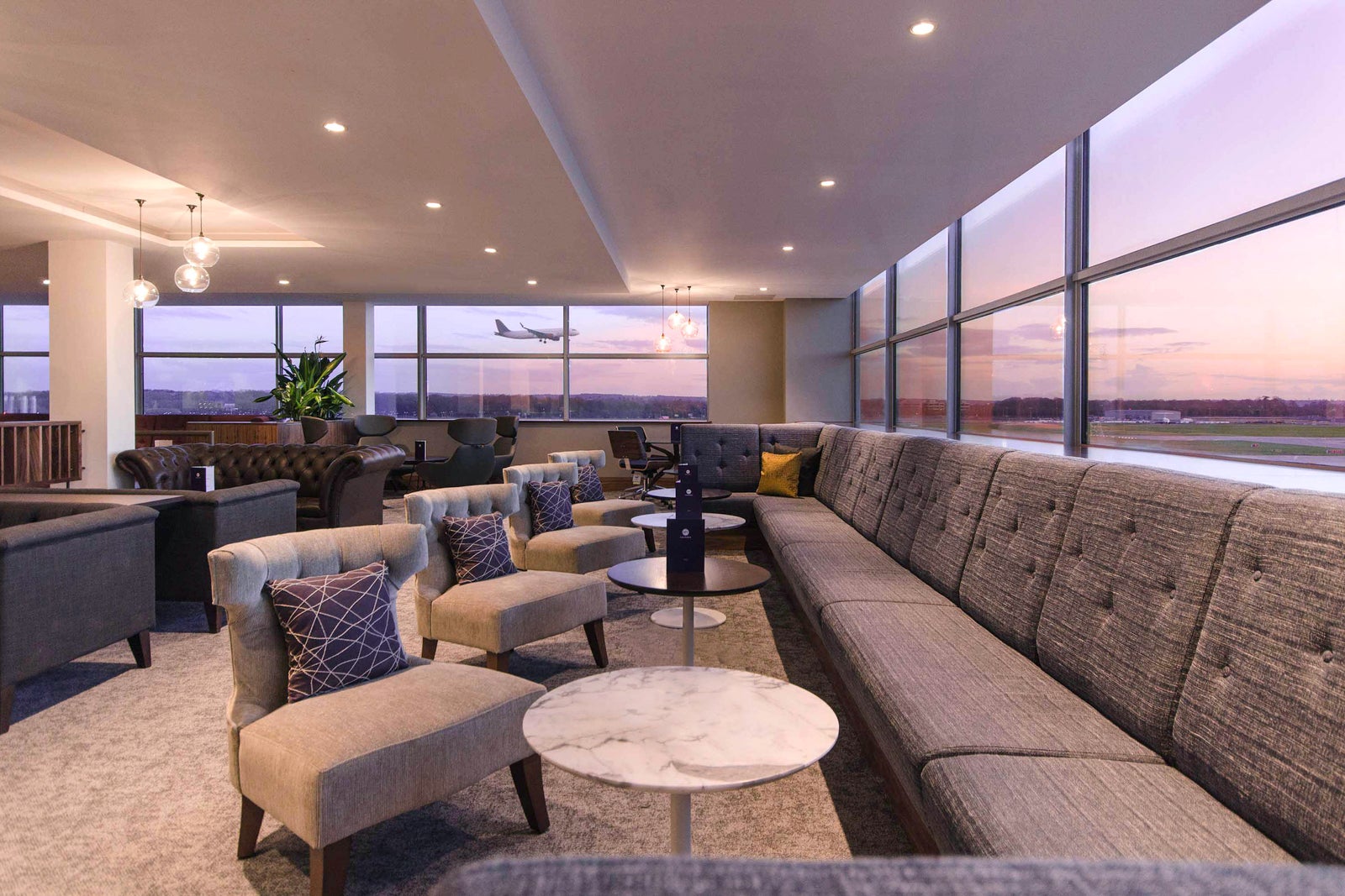 No 1 lounge Gatwick South