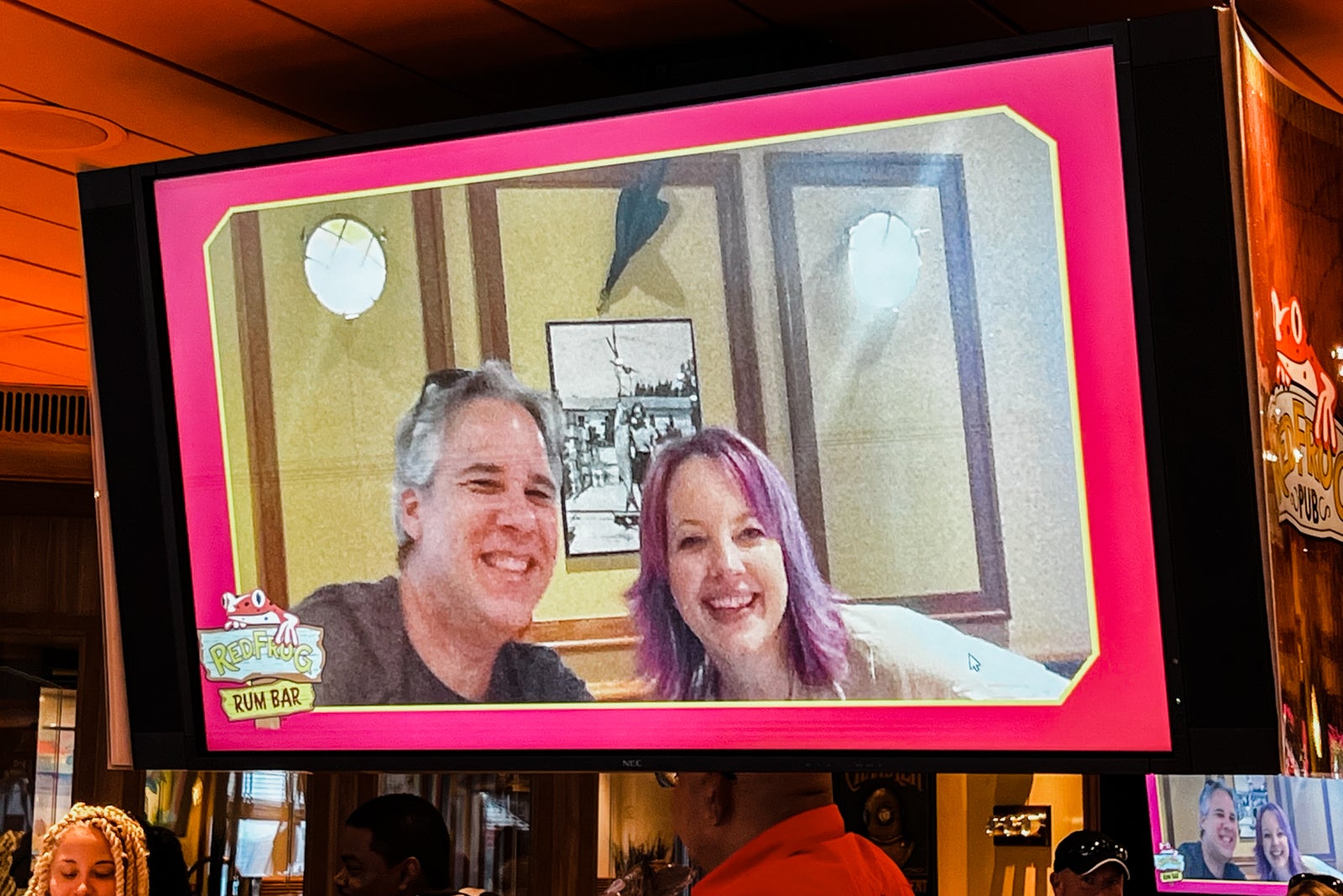 Photo screen in Red Frog Pub
