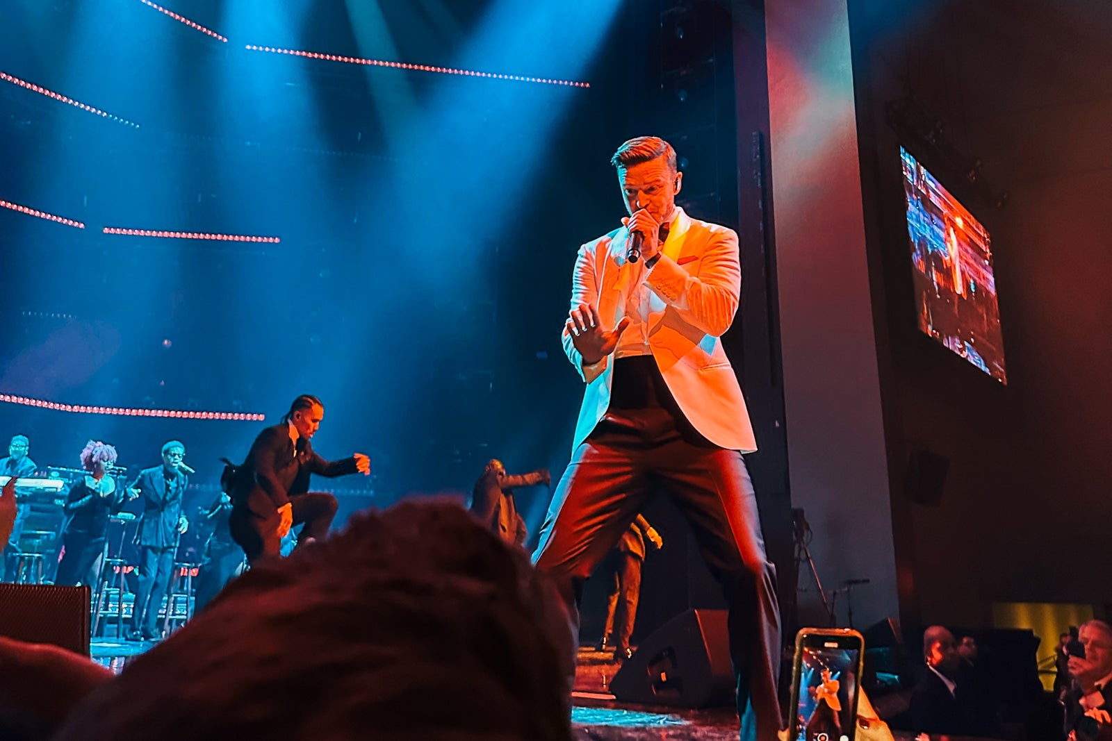 Justin Timberlake singing at Fontainebleau Las Vegas