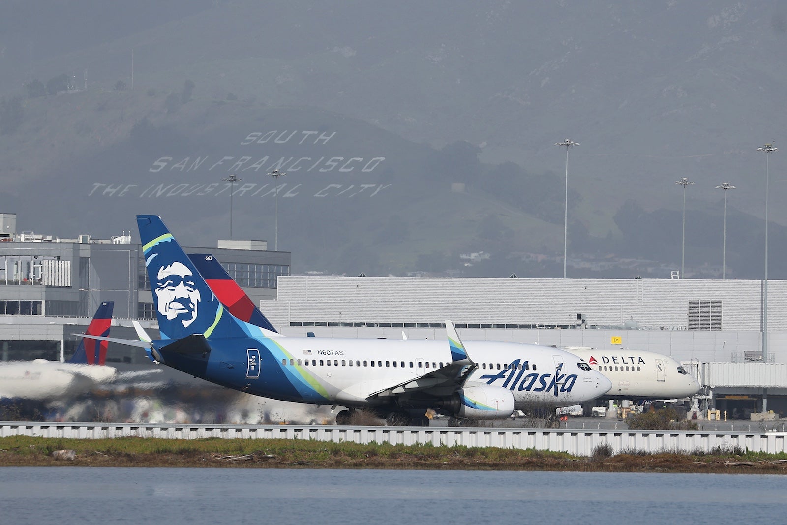 Alaska Airlines To Report Quarterly Earnings