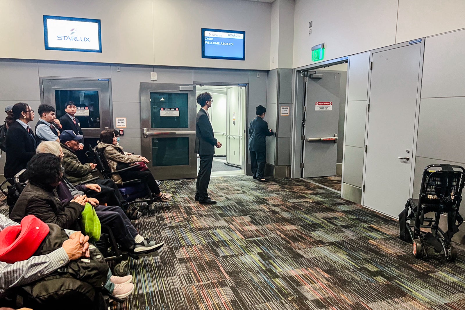 Pre-boarding holding area at gate 221. CLINT HENDERSON/THE POINTS GUY