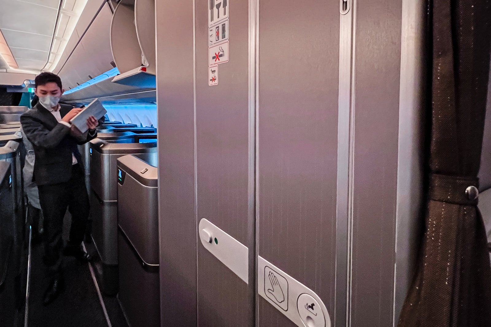 Bathroom door on a Starlux A350.