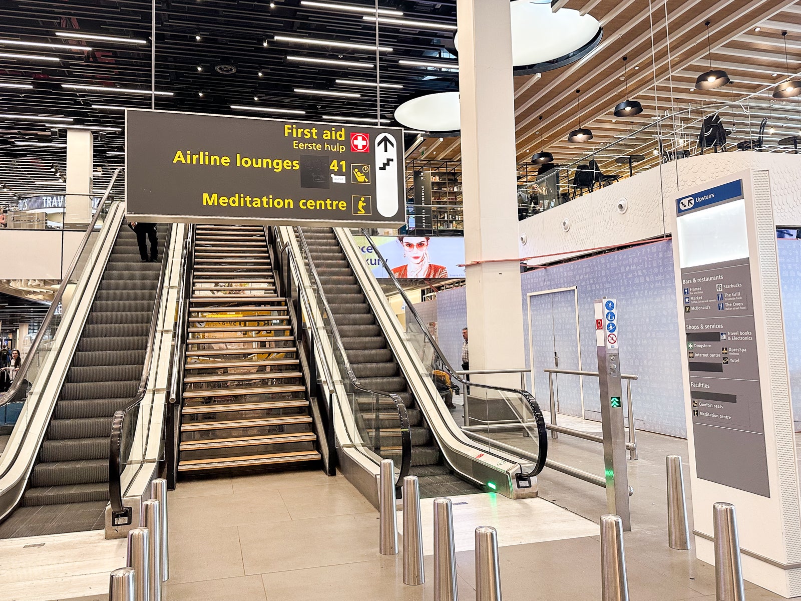 amsterdam airport escalators
