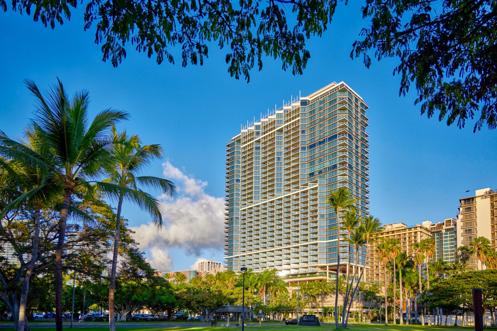 Hilton LXR Hawaii in Waikiki Beach