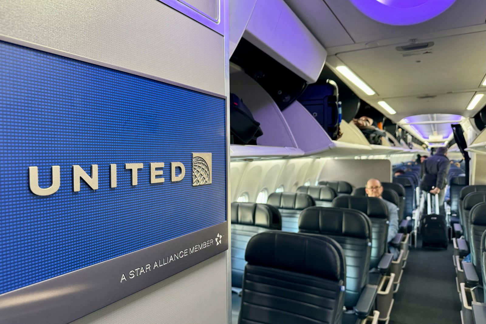 United Airlines Enhances Economy Wine Menu with New Varietals