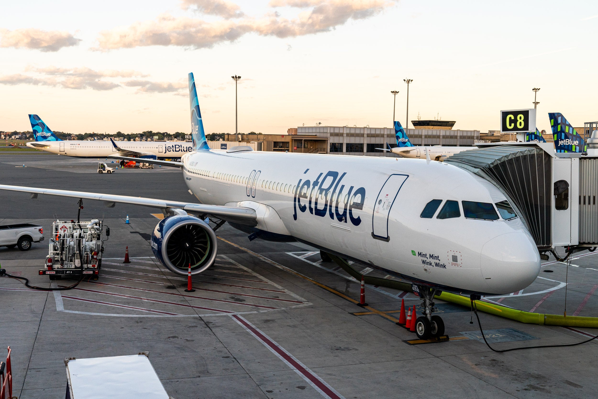 JetBlue Cancels Flight, Passenger Fights $589 Upcharge