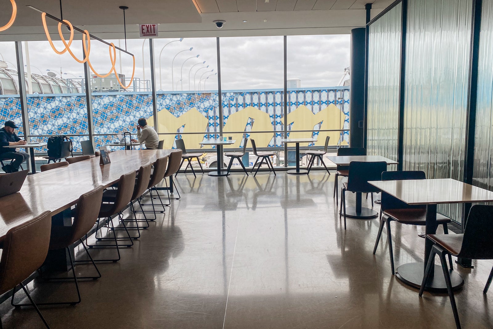 inside lounge at O'Hare