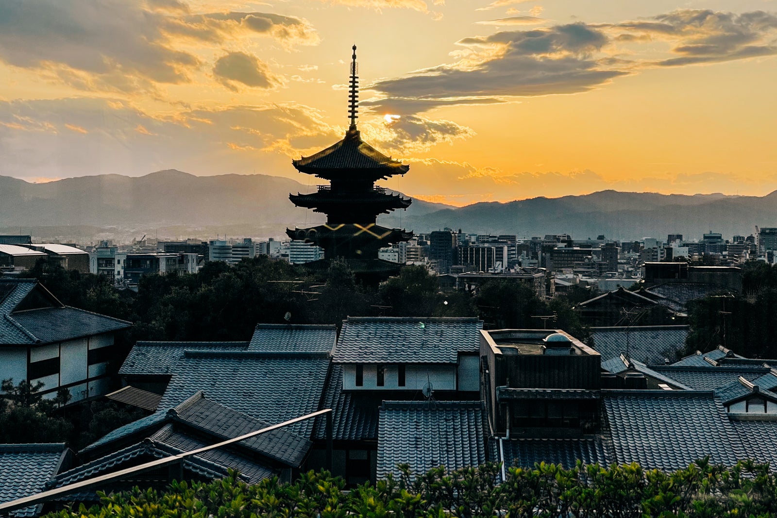 Yasaka Pagoda in Kyoto, Japan at sunset