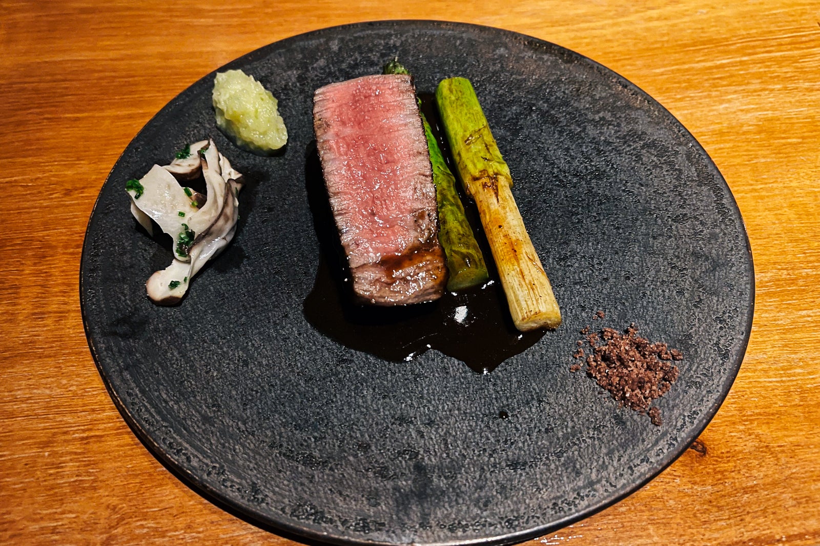 Wagyu beef tenderloin with granny smith apple and wasabi