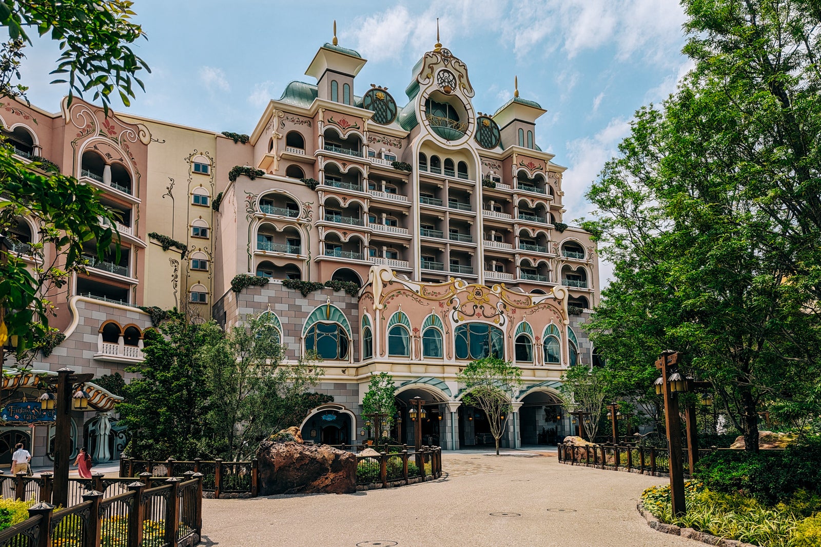 Tokyo DisneySea Fantasy Springs Hotel