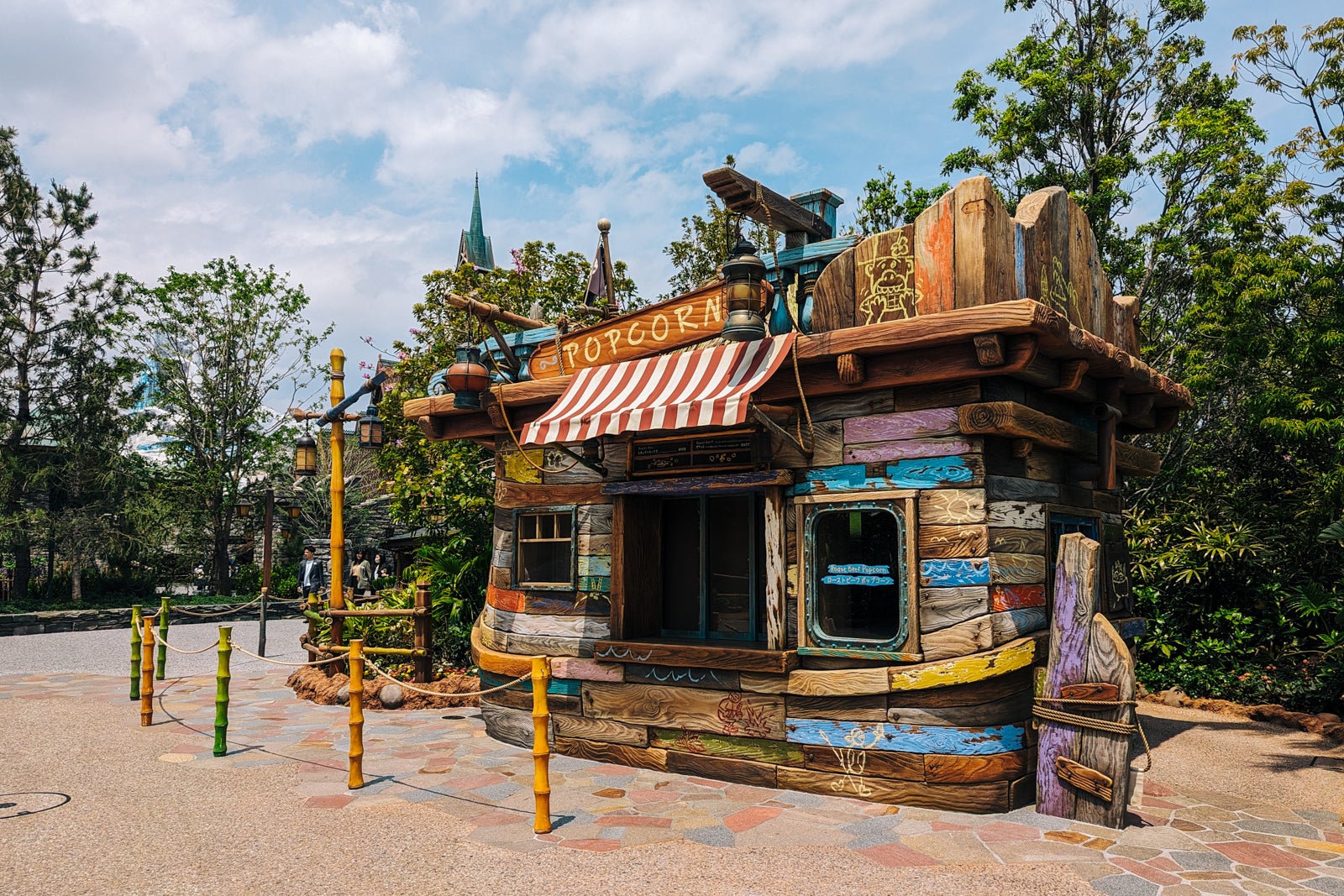 Tokyo DisneySea popcorn stand