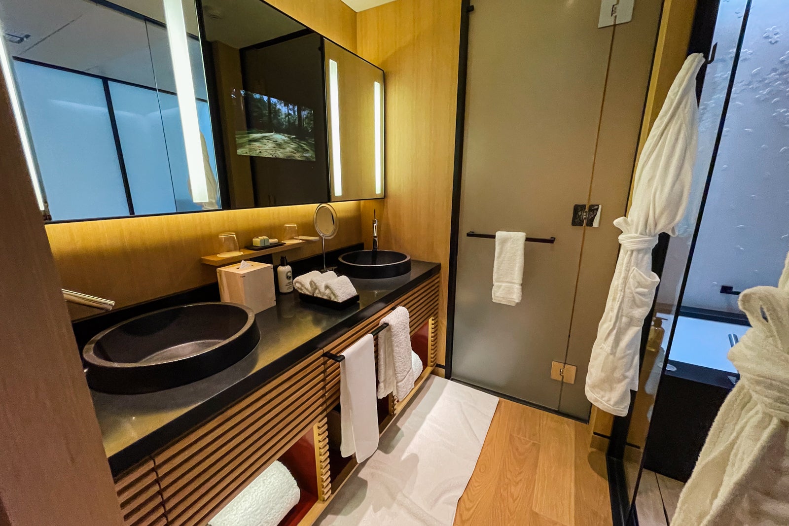 Dual vanities at The Ritz-Carlton, Kyoto