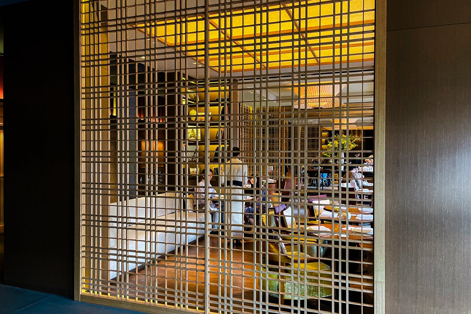 Lattice walls at The Lobby Lounge, Ritz-Carlton, Kyoto