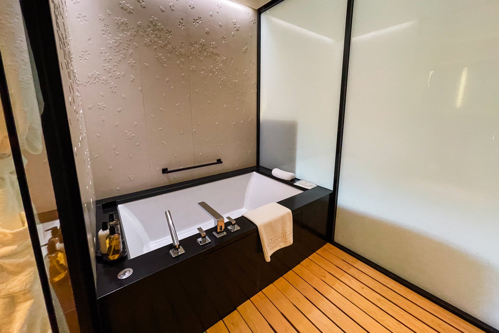 Bathtub at Ritz-Carlton, Kyoto