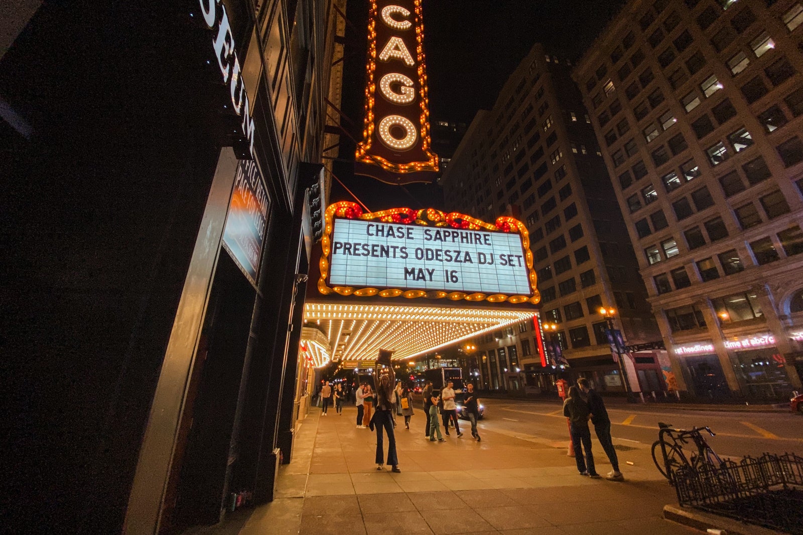 The exterior of the Chicago Theater at night