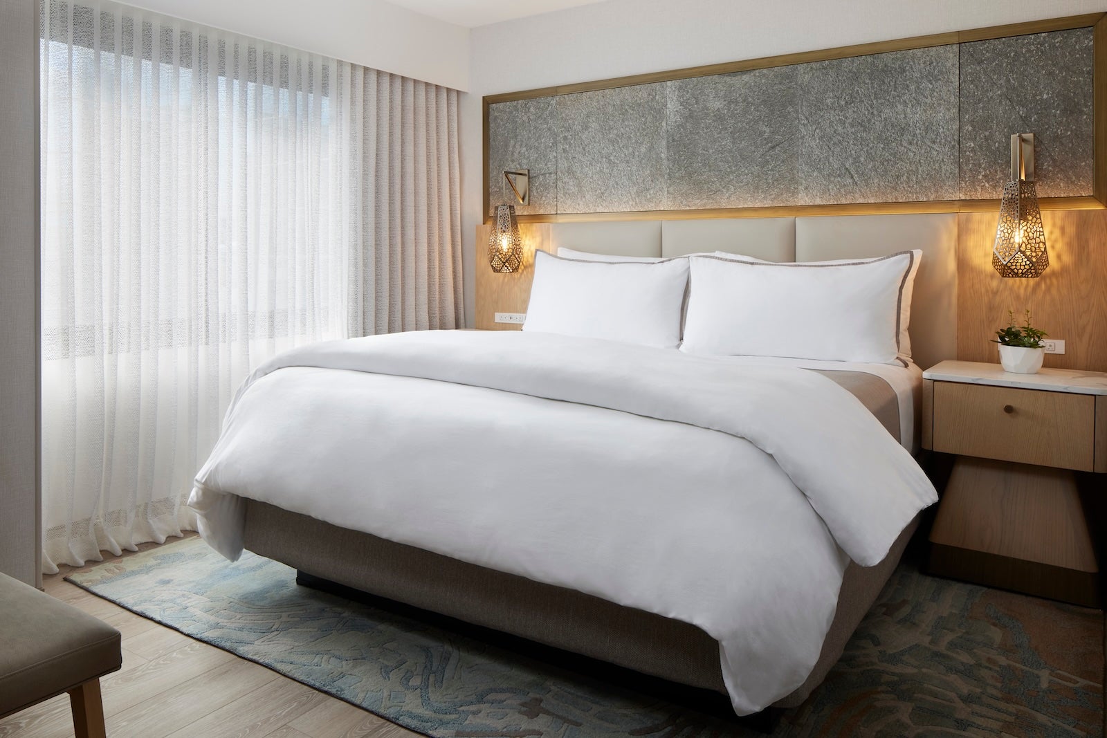 Marriott Bonvoy Bountiful vs. Marriott Bonvoy Boundless: Which should you get?