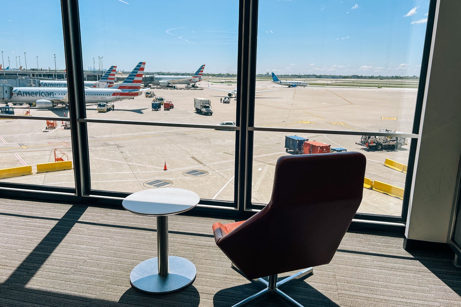 inside lounge at O'Hare