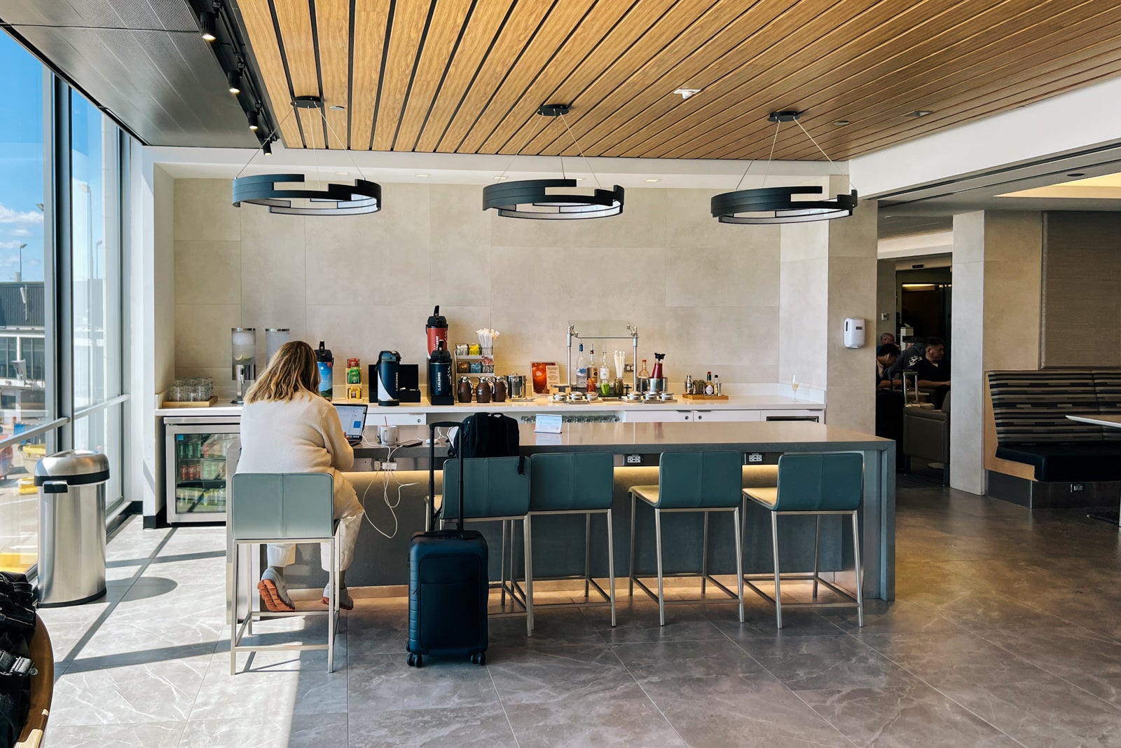 inside lounge at O'Hare