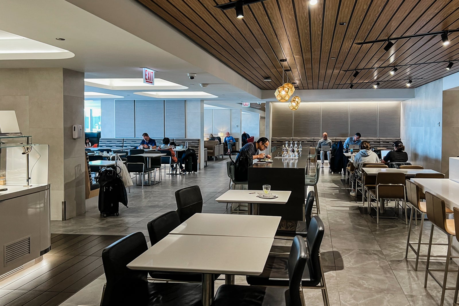 inside lounge at O'Hare