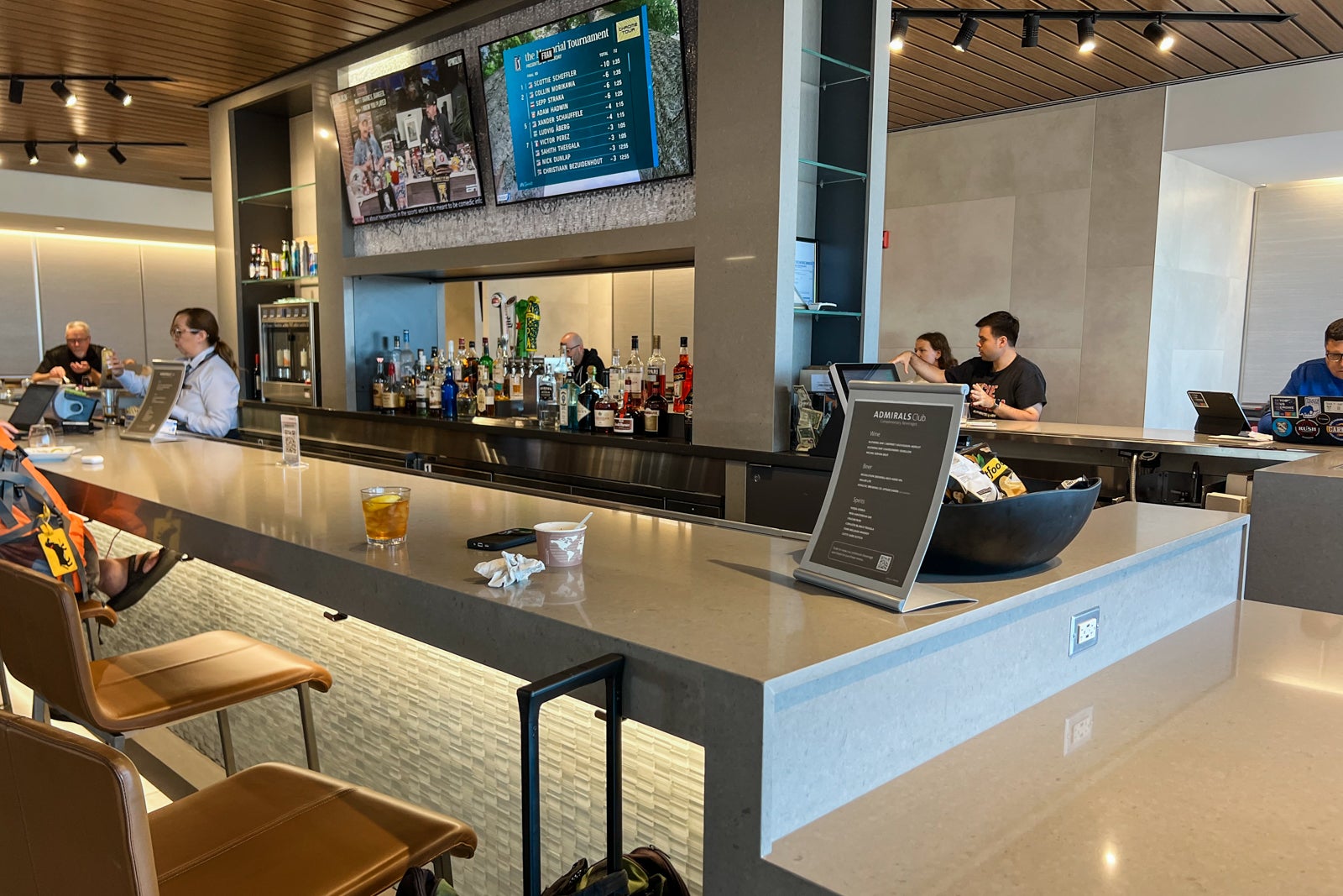 inside lounge at O'Hare