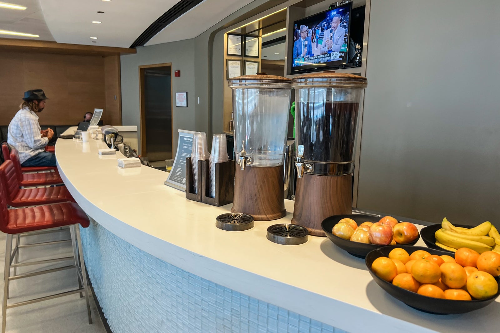 inside lounge at O'Hare